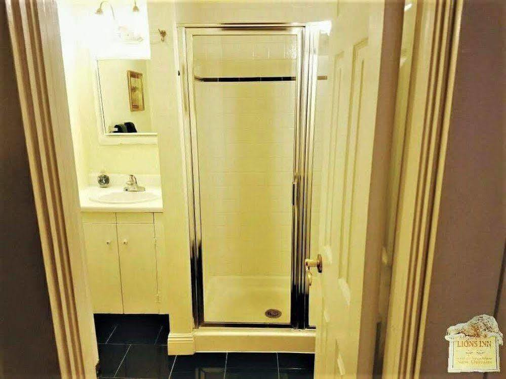 Lion'S Inn Bed And Breakfast 뉴올리언스 외부 사진